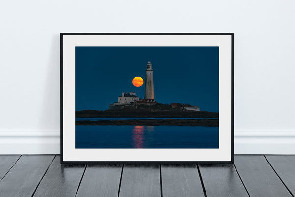 St Mary's Lighthouse Blue Moon, Whitley Bay