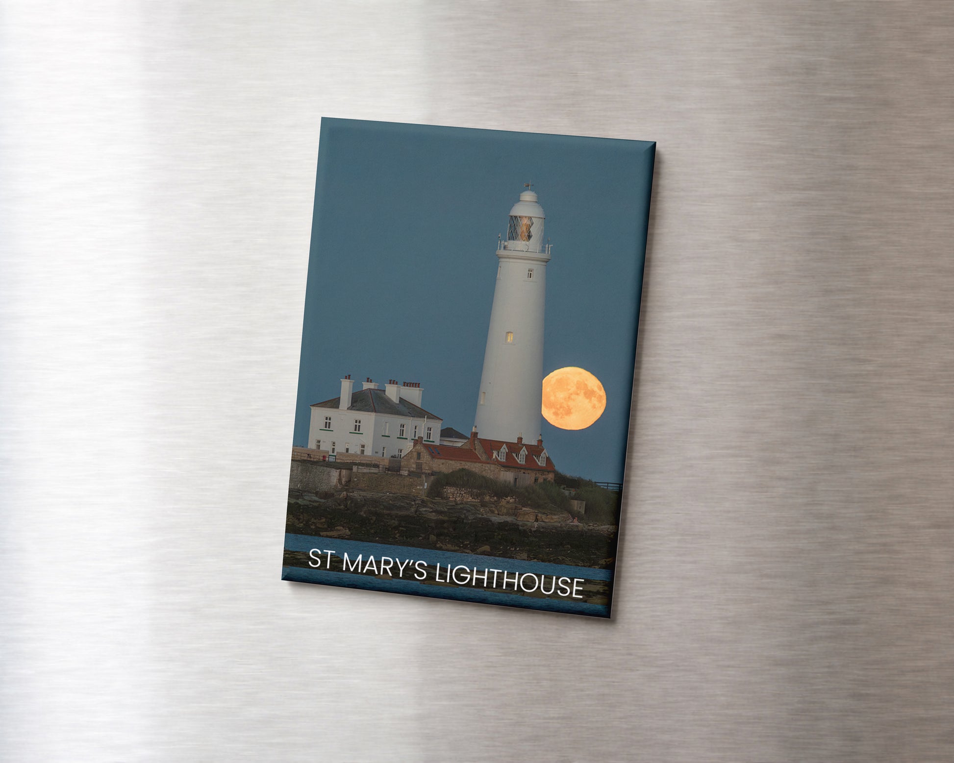 St Mary’s Lighthouse Moon Magnet 9 x 6.5 cm rectangular photography magnet