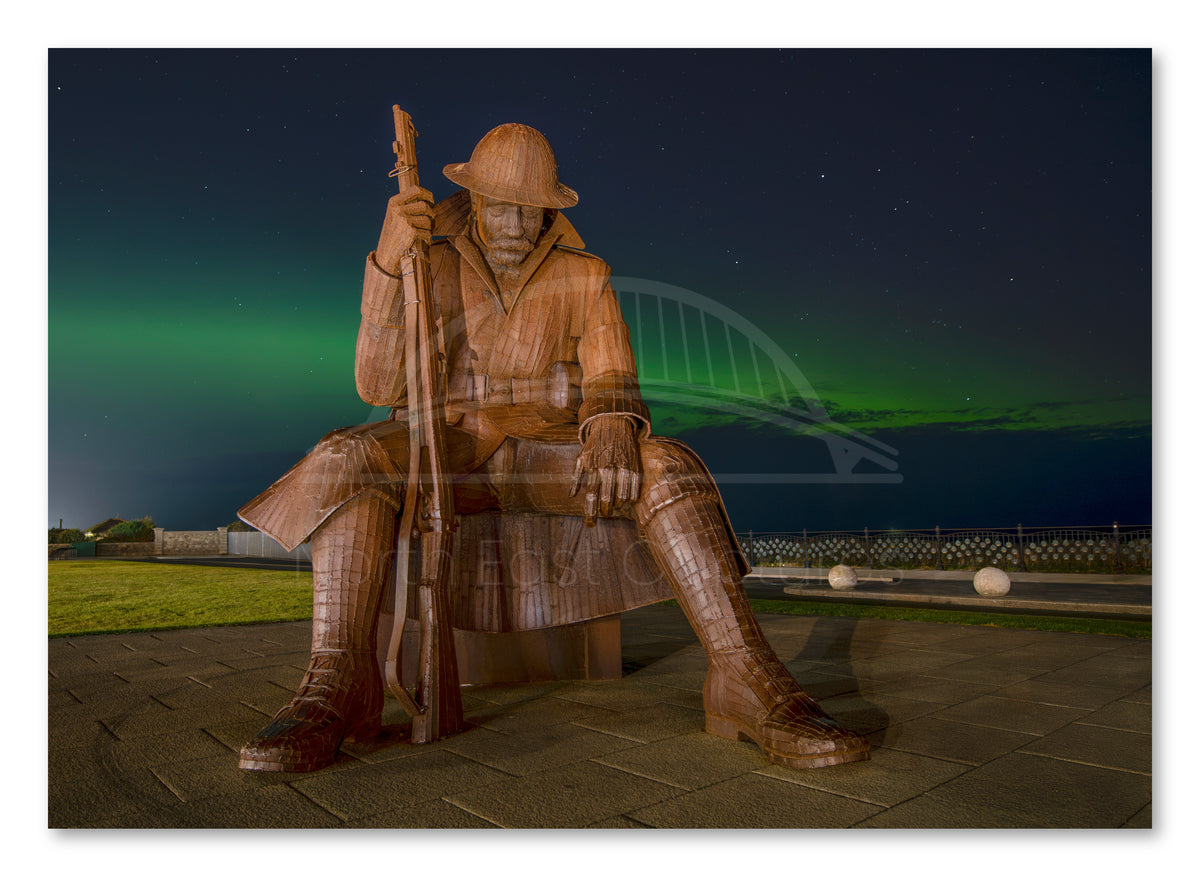 Tommy Seaham Northern Lights Landscape — watermarked photograph preview
